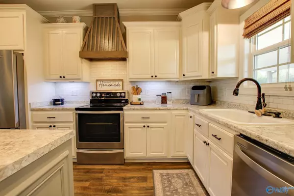 Moulton, AL 35650,142 County Road 251