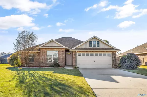 120 Coach Glen Drive, Owens Cross Roads, AL 35763