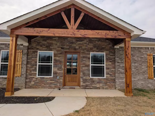 102 Treva Lane, Hazel Green, AL 35750