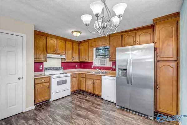 Athens, AL 35611,16553 Bama Road