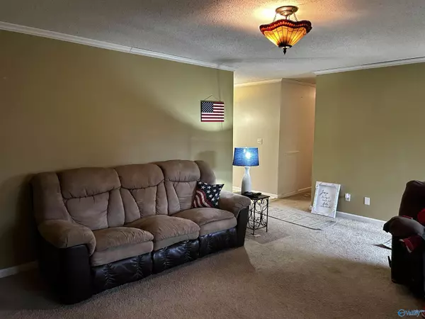 Guntersville, AL 35976,6108 Al Hwy 227