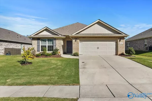 143 River Pointe Drive W, New Market, AL 35761