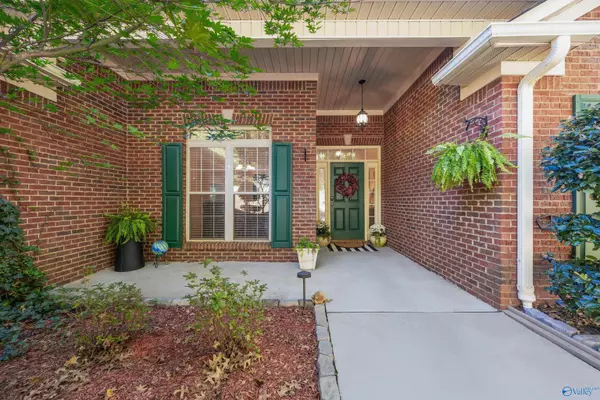 Owens Cross Roads, AL 35763,2412 Little Cove Road