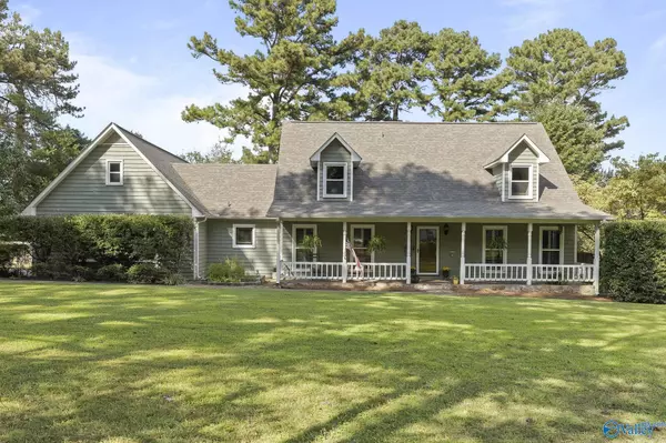 161 Hartside Road SE, Owens Cross Roads, AL 35763