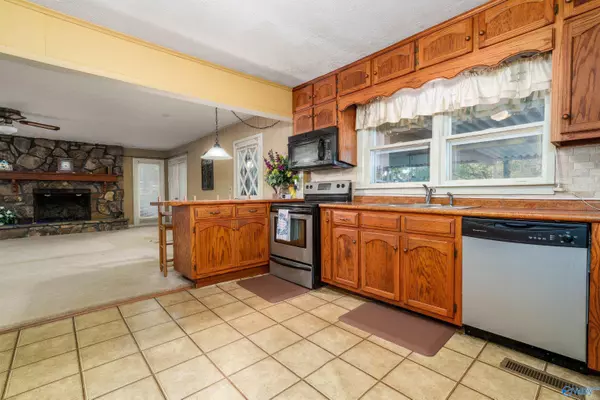 Vinemont, AL 35179,1412 County Road 1193