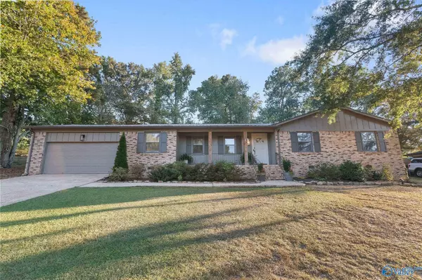 125 S South Hawk Drive, Rainbow City, AL 35906