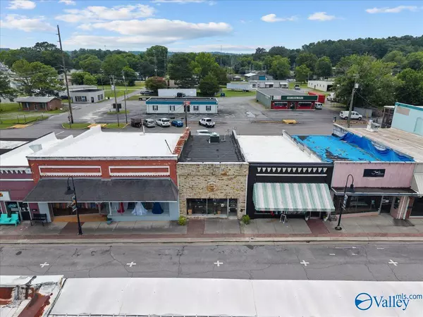 Oneonta, AL 35121,231 1st Avenue E