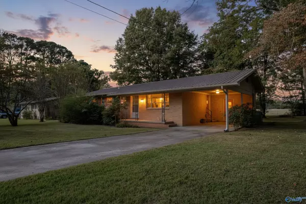 1302 Garden Drive, Scottsboro, AL 35768