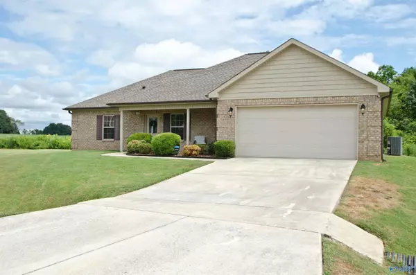 19469 Grassy Meadow Lane, Athens, AL 35613