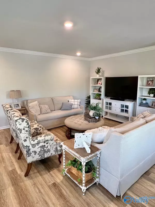 Athens, AL 35613,14367 Lannister Lane