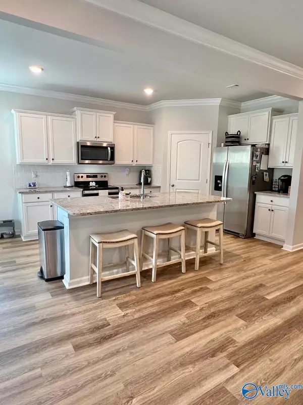 Athens, AL 35613,14367 Lannister Lane