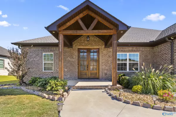 1207 Glendora Avenue, Tuscumbia, AL 35674