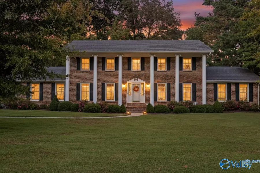 2404 Old Creek Trail, Decatur, AL 35603