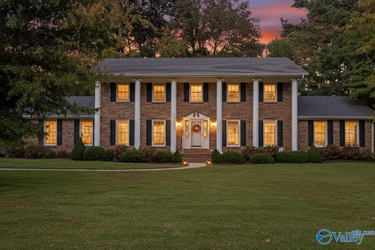 Decatur, AL 35603,2404 Old Creek Trail