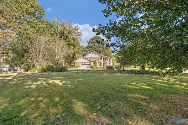 Decatur, AL 35603,2404 Old Creek Trail