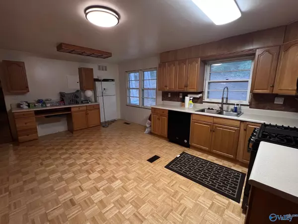 Scottsboro, AL 35769,113 Pick Drive