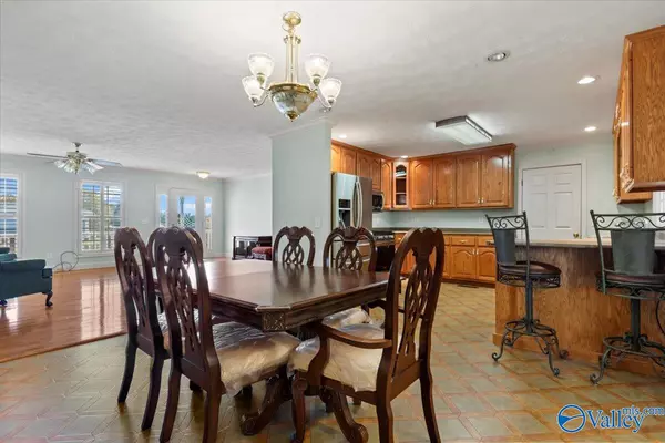 Hanceville, AL 35077,465 County Road 668