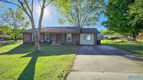 Athens, AL 35611,16585 Neely Hill Loop