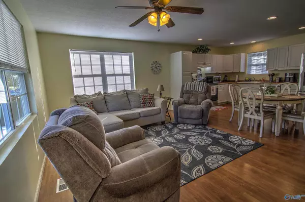 Hollywood, AL 35752,110 Willis Shavers Street