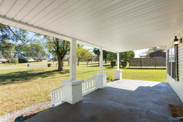 Hokes Bluff, AL 35903,3755 Old US Hwy 278 E