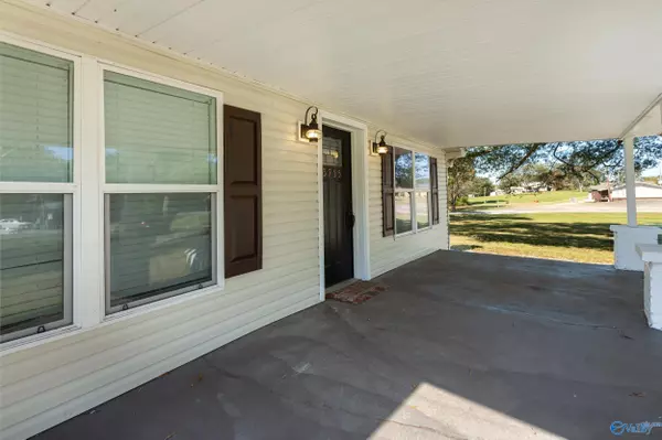 Hokes Bluff, AL 35903,3755 Old US Hwy 278 E