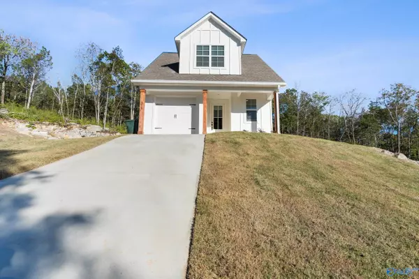 559 Farmingdale Road, Huntsville, AL 35803