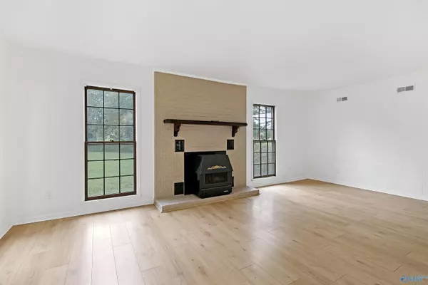 Hartselle, AL 35640,233 Shaw Road