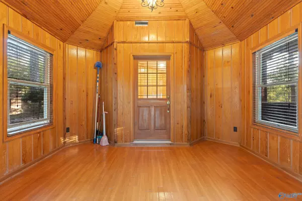 Killen, AL 35645,215 County Road 404