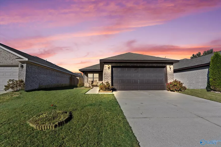 102 Winstead Circle, Owens Cross Roads, AL 35763