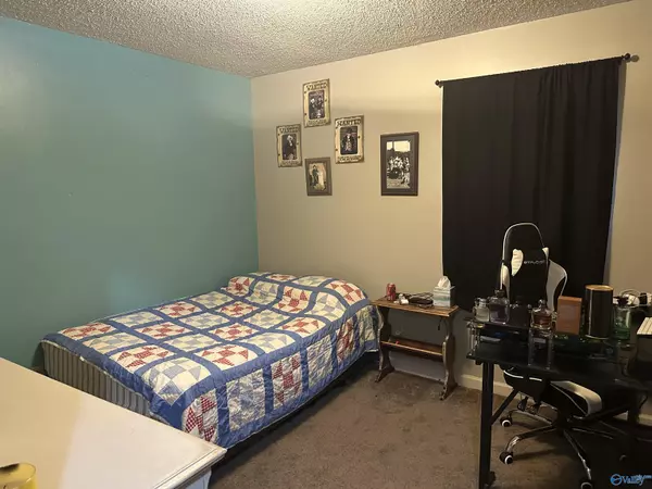 Albertville, AL 35951,114 Henley Street