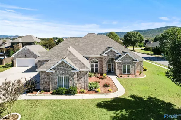 3115 SE Stone Path Lane, Hampton Cove, AL 35763