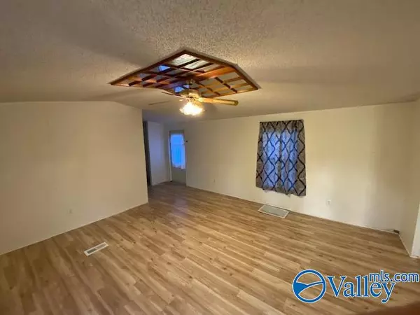 Gurley, AL 35748,213 Hurricane Creek Road