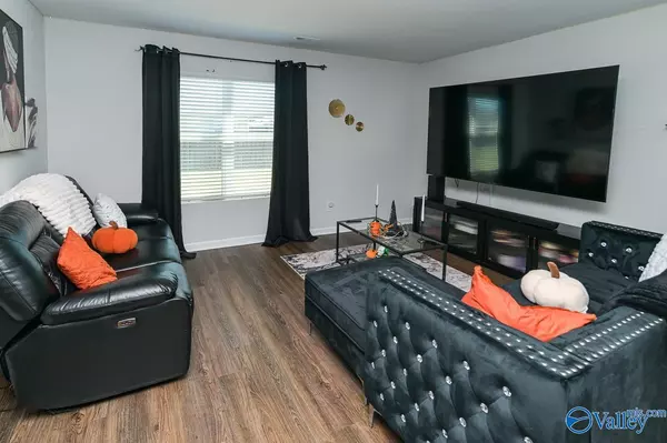 Owens Cross Roads, AL 35763,215 Chubbs Lane