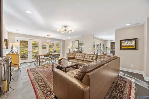 Huntsville, AL 35802,7515 Whitesburg Drive SE