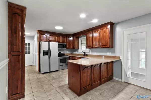 Athens, AL 35611,15606 Reid Road