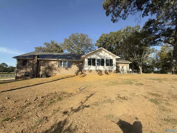 1676 Pleasant Valley Road, Rainbow City, AL 35906