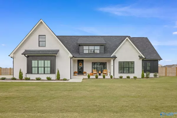 57 Cotton Way Drive, Muscle Shoals, AL 35661