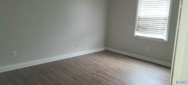 Huntsville, AL 35806,6214 Robinhood Lane #B