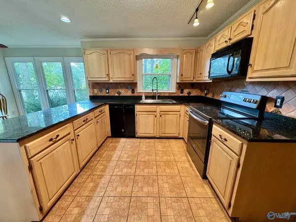 Huntsville, AL 35811,2427 Bald Ridge Drive NE