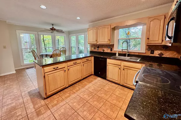 Huntsville, AL 35811,2427 Bald Ridge Drive NE