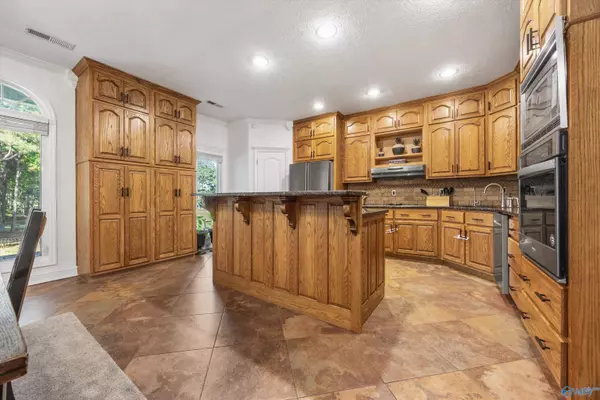 Hartselle, AL 35640,53 Slaten Drive