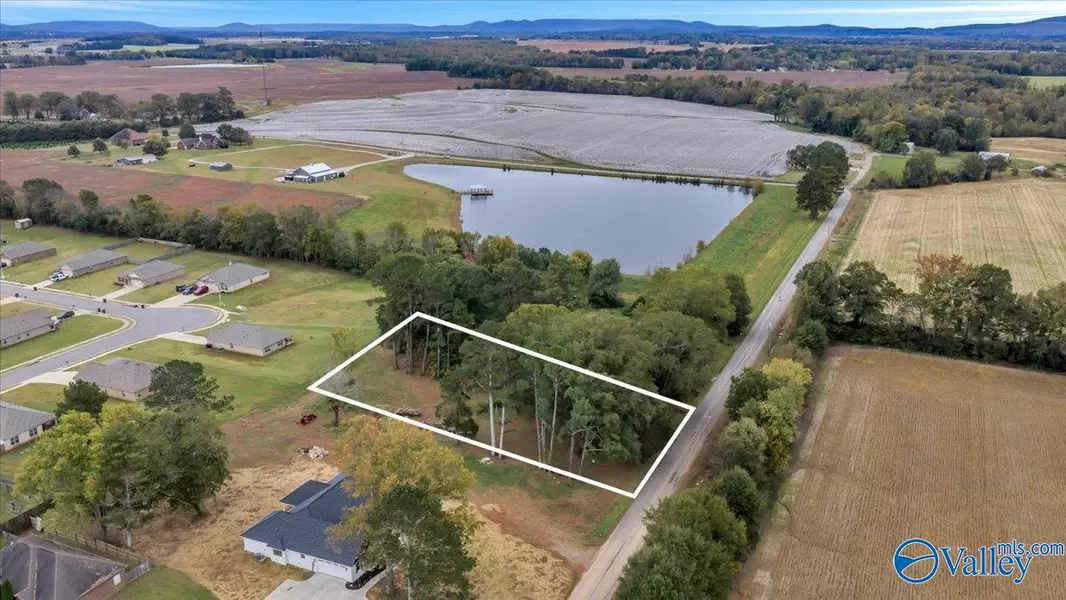 275 Bobo Road, Hazel Green, AL 35750