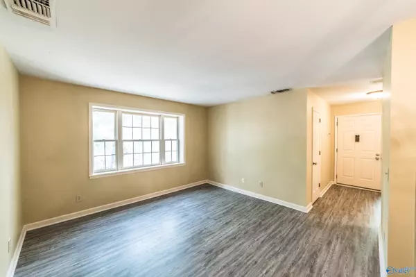 Huntsville, AL 35802,2007 Greenwood Place #2007