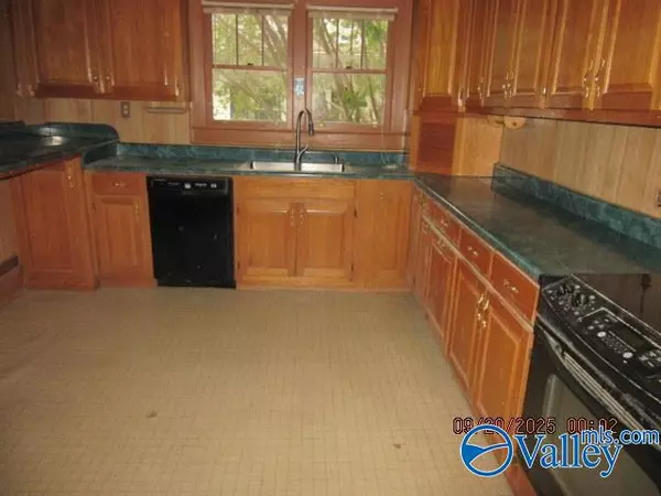 Huntsville, AL 35811,2103 Lee High Drive