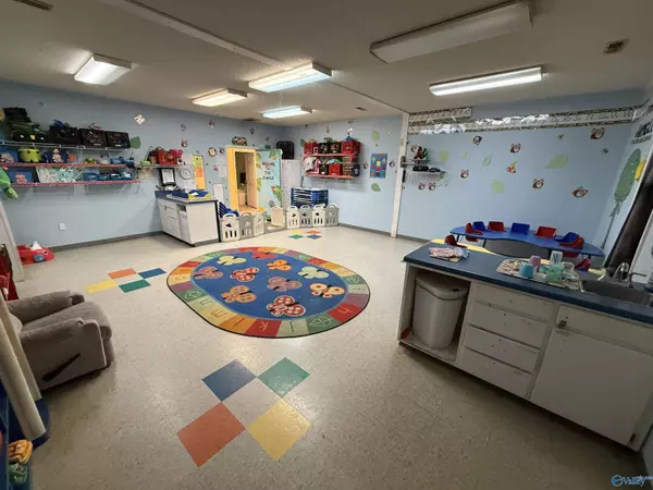 Albertville, AL 35950,906 Cooley Street