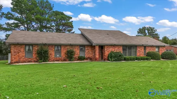 Decatur, AL 35603,4203 SE Horseshoe Bend Road SE