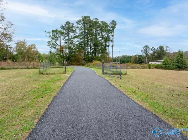 Dutton, AL 35744,7596 Alabama Highway 71