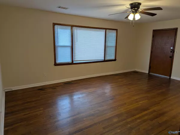 Hartselle, AL 35640,807 Corsbie Street NW