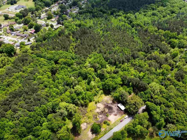 Decatur, AL 35601,2013 Moulton Heights Road