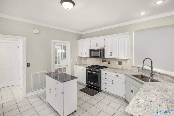 Hampton Cove, AL 35763,2734 Deford Mill Road SE